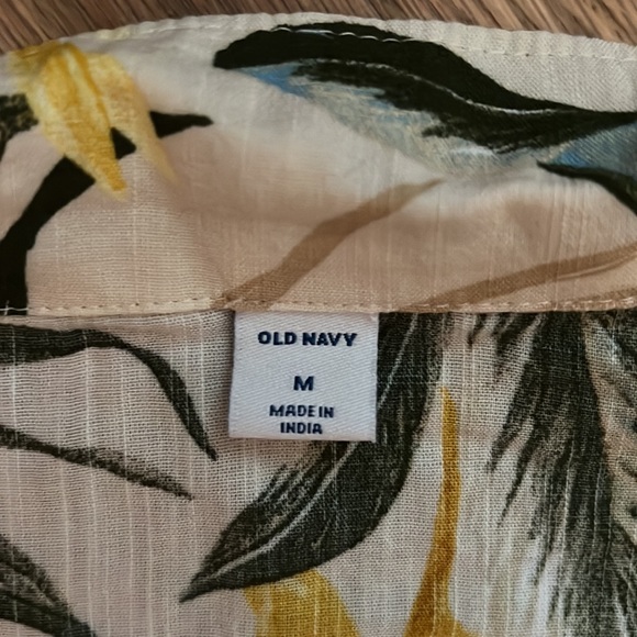 NWT Old Navy Button up collar Hawaiian Tropical green and yellow Top Size M - Picture 5 of 7